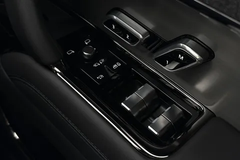 Land Rover Range Rover Sport 3.0 P460e 38.2kWh Edition Auto 4WD Euro 6 (s/s) 5dr Thumbnail #33