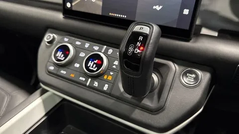 KT74XPC Land Rover Defender 110 3.0 D350 X-Dynamic HSE 5dr Thumbnail #15