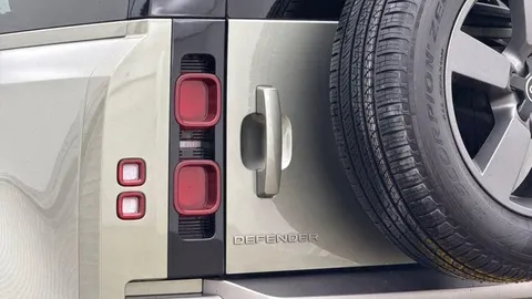KT74XPC Land Rover Defender 110 3.0 D350 X-Dynamic HSE 5dr Thumbnail #20