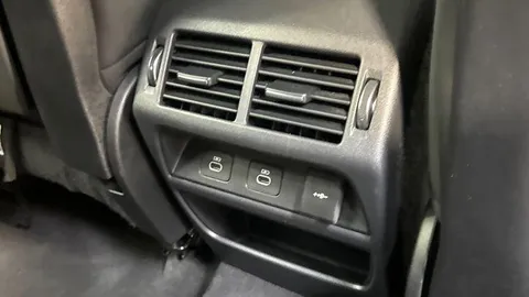 KR74UBA Land Rover Discovery Sport 1.5 P270e Dynamic HSE 5dr Thumbnail #19