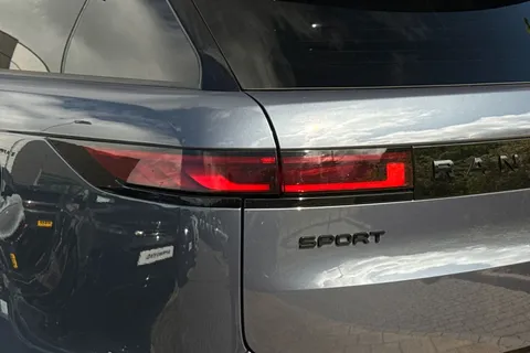 KW74YHZ Land Rover Range Rover Sport 3.0 P460e Dynamic SE 5dr Thumbnail #21