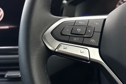 MV75UMS Volkswagen Polo 1.0 TSI Life 5dr Thumbnail #35