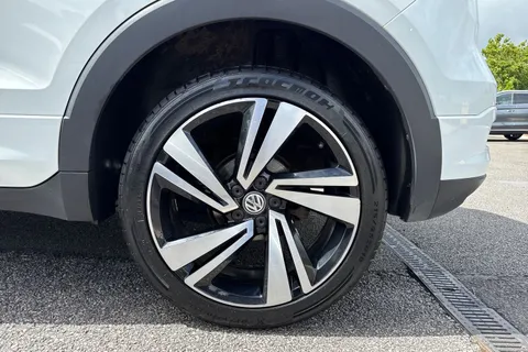 13 of 66 for Volkswagen T-Cross 1.0 TSI R-Line Euro 6 (s/s) 5dr