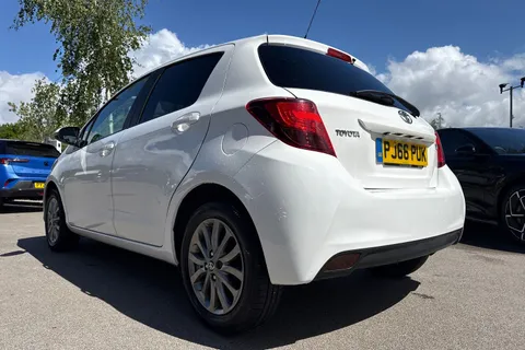 28 of 44 for Toyota Yaris 1.33 Dual VVT-i Icon Euro 6 5dr