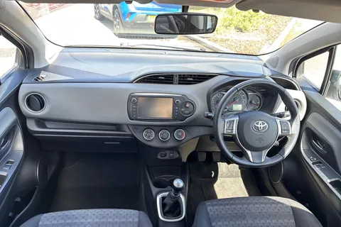 35 of 44 for Toyota Yaris 1.33 Dual VVT-i Icon Euro 6 5dr
