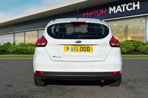 NA15OOD Ford Focus 1.6 Zetec Powershift Euro 6 5dr Thumbnail #4