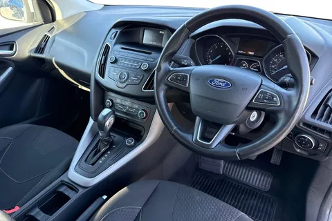 NA15OOD Ford Focus 1.6 Zetec Powershift Euro 6 5dr Thumbnail #14