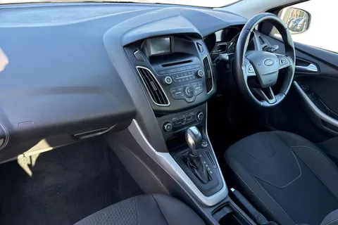 NA15OOD Ford Focus 1.6 Zetec Powershift Euro 6 5dr Thumbnail #15