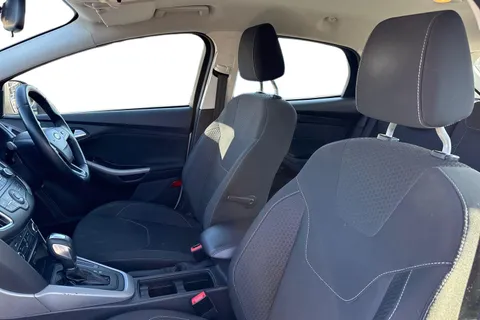 NA15OOD Ford Focus 1.6 Zetec Powershift Euro 6 5dr Thumbnail #16