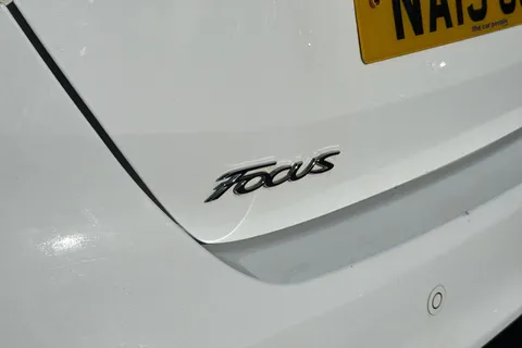 NA15OOD Ford Focus 1.6 Zetec Powershift Euro 6 5dr Thumbnail #25