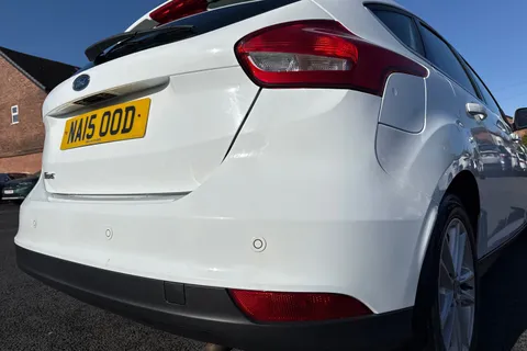 NA15OOD Ford Focus 1.6 Zetec Powershift Euro 6 5dr Thumbnail #28