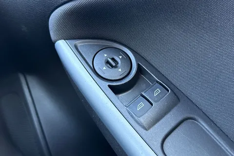 NA15OOD Ford Focus 1.6 Zetec Powershift Euro 6 5dr Thumbnail #29