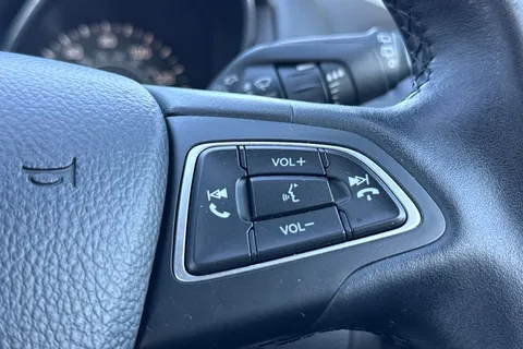NA15OOD Ford Focus 1.6 Zetec Powershift Euro 6 5dr Thumbnail #31