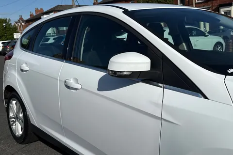 NA15OOD Ford Focus 1.6 Zetec Powershift Euro 6 5dr Thumbnail #42