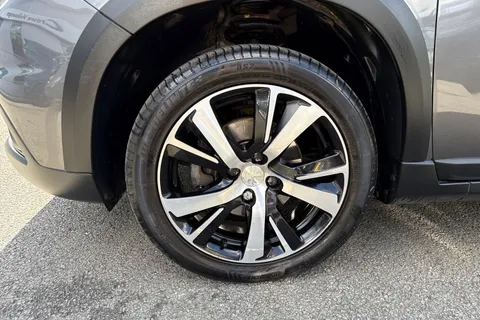 13 of 57 for PEUGEOT 2008 1.2 PureTech GT Line Euro 6 (s/s) 5dr