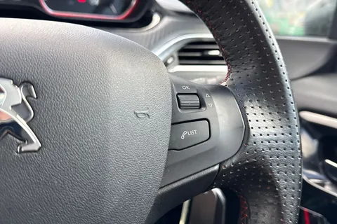 44 of 57 for PEUGEOT 2008 1.2 PureTech GT Line Euro 6 (s/s) 5dr