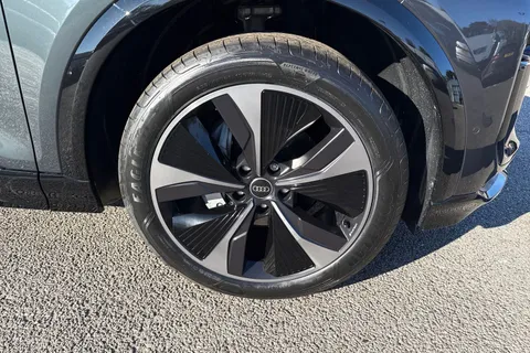 Audi Q6 E-Tron 100kWh Black Edition Auto quattro 5dr Thumbnail #11
