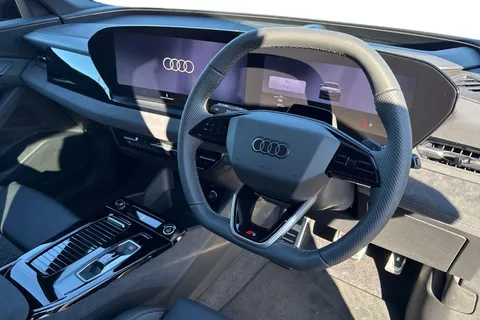 Audi Q6 E-Tron 100kWh Black Edition Auto quattro 5dr Thumbnail #13