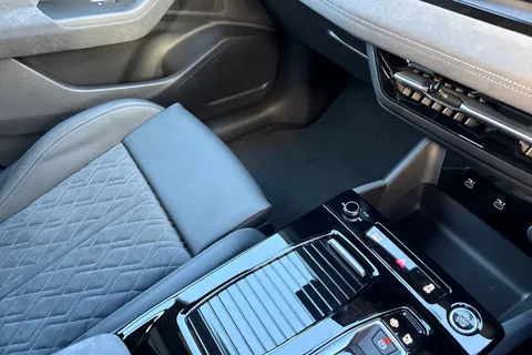 Audi Q6 E-Tron 100kWh Black Edition Auto quattro 5dr Thumbnail #19