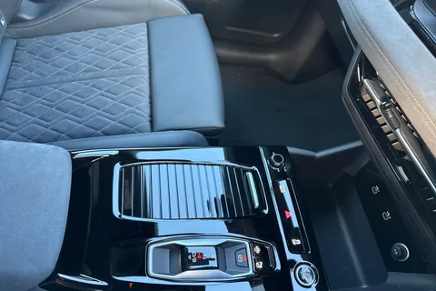 Audi Q6 E-Tron 100kWh Black Edition Auto quattro 5dr Thumbnail #22