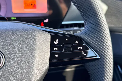 Audi Q6 E-Tron 100kWh Black Edition Auto quattro 5dr Thumbnail #25