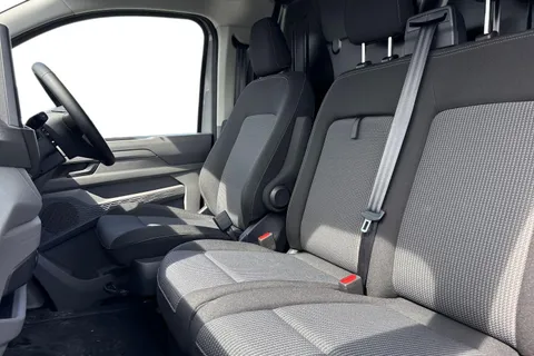 KR26FZE Volkswagen E-Transporter T32 65kWh Commerce Plus Auto RWD SWB 5dr Thumbnail #17