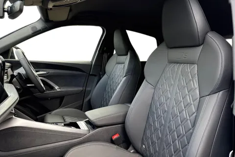 Audi SQ5 3.0 TFSI S Black Edition Sportback S Tronic quattro Euro 6 (s/s) 5dr Thumbnail #16