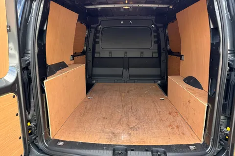 DG73OFH Volkswagen Caddy Maxi 2.0 TDI C20 Commerce Pro DSG LWB Euro 6 (s/s) 6dr Thumbnail #8