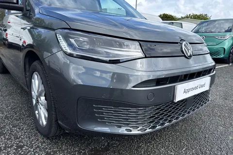 DG73OFH Volkswagen Caddy Maxi 2.0 TDI C20 Commerce Pro DSG LWB Euro 6 (s/s) 6dr Thumbnail #10