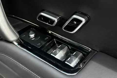 DN75WBY Land Rover Range Rover Sport 3.0 D350 Autobiography 5dr Thumbnail #26