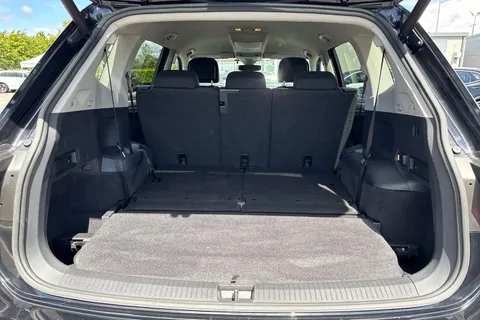 EP19BNK Volkswagen Tiguan Allspace 2.0 TDI Match DSG Euro 6 (s/s) 5dr Thumbnail #8