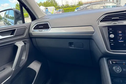 EP19BNK Volkswagen Tiguan Allspace 2.0 TDI Match DSG Euro 6 (s/s) 5dr Thumbnail #21