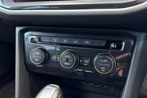 EP19BNK Volkswagen Tiguan Allspace 2.0 TDI Match DSG Euro 6 (s/s) 5dr Thumbnail #23