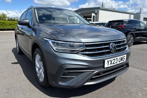 YX23UMS Volkswagen Tiguan Allspace 1.5 TSI Life Euro 6 (s/s) 5dr Thumbnail #10