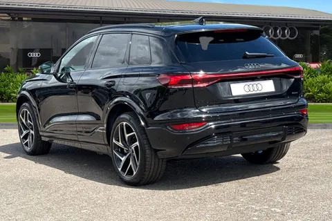 Audi Q6 E-Tron 100kWh Black Edition Auto quattro 5dr Thumbnail #2
