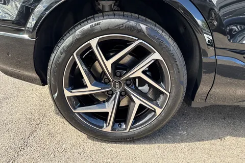 Audi Q6 E-Tron 100kWh Black Edition Auto quattro 5dr Thumbnail #10