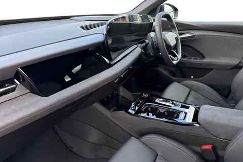 Audi Q6 E-Tron 100kWh Black Edition Auto quattro 5dr Thumbnail #14