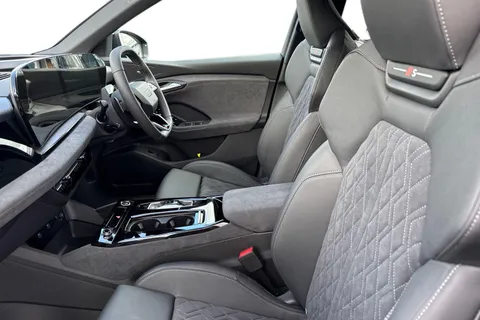 Audi Q6 E-Tron 100kWh Black Edition Auto quattro 5dr Thumbnail #15