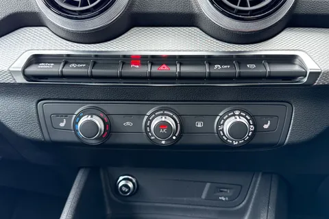 PJ23DVP Audi Q2 Sport 35 TFSI 150 PS S tronic Thumbnail #23