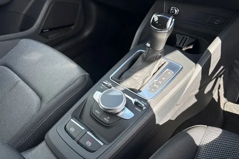 PJ23DVP Audi Q2 Sport 35 TFSI 150 PS S tronic Thumbnail #24