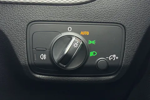 PJ23DVP Audi Q2 Sport 35 TFSI 150 PS S tronic Thumbnail #26