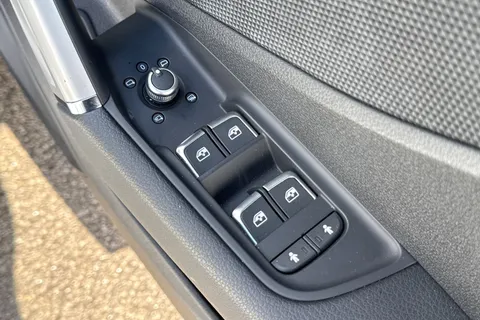 PJ23DVP Audi Q2 Sport 35 TFSI 150 PS S tronic Thumbnail #47