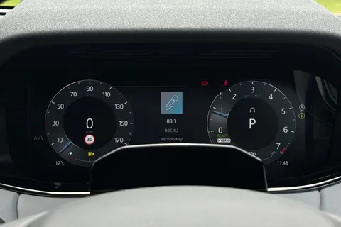 Land Rover Range Rover Evoque 1.5 P270e 12.17kWh Hoxton Edition Auto 4WD Euro 6 (s/s) 5dr Thumbnail #15