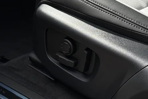Land Rover Range Rover Evoque 1.5 P270e 12.17kWh Hoxton Edition Auto 4WD Euro 6 (s/s) 5dr Thumbnail #26