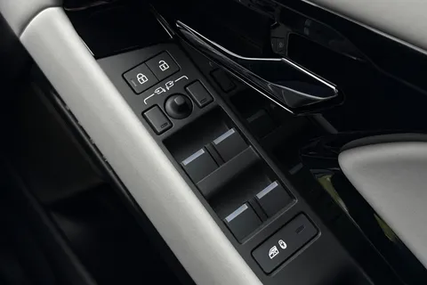 Land Rover Range Rover Evoque 1.5 P270e 12.17kWh Hoxton Edition Auto 4WD Euro 6 (s/s) 5dr Thumbnail #29
