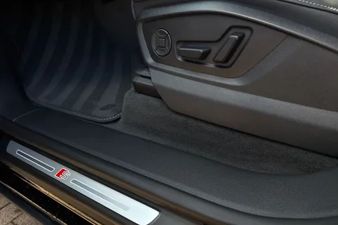 KY26CJE Audi Q8 SUV S line TDI quattro 286 PS tiptronic Thumbnail #33