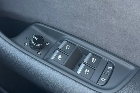 KY26CJE Audi Q8 SUV S line TDI quattro 286 PS tiptronic Thumbnail #45