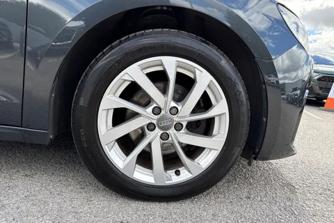 9 of 47 for Audi A1 Sport 30 TFSI 116 PS 6-speed