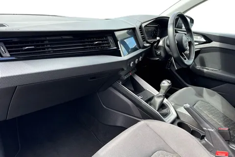 14 of 47 for Audi A1 Sport 30 TFSI 116 PS 6-speed