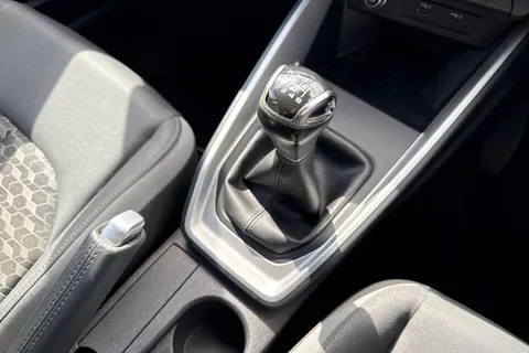 22 of 47 for Audi A1 Sport 30 TFSI 116 PS 6-speed